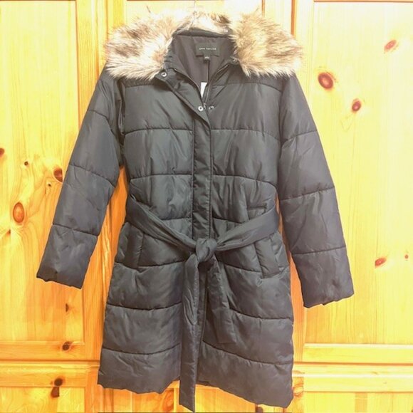 NWT Ann Taylor Black Winter Coat with Faux Fur Collar--Size Small - Picture 1 of 6